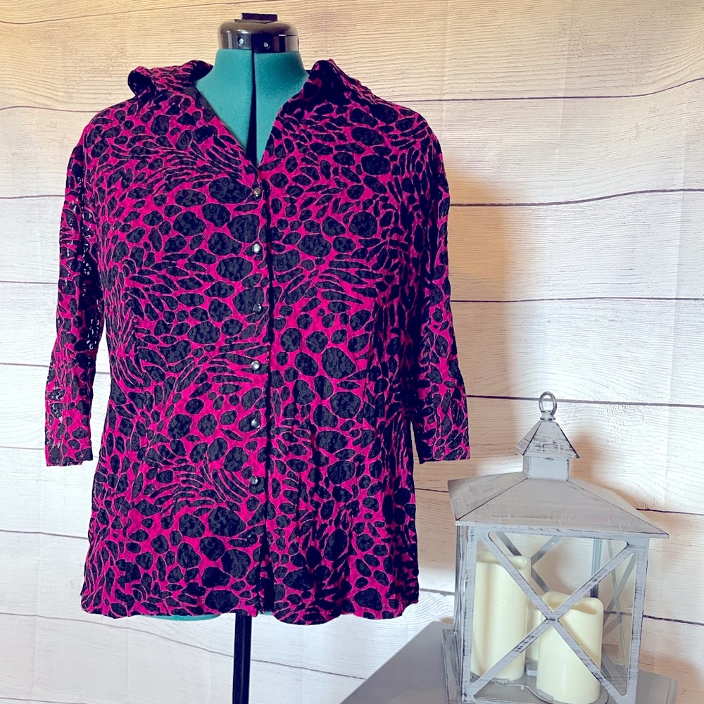 Style&CO Woman: Black and pink button down blouse